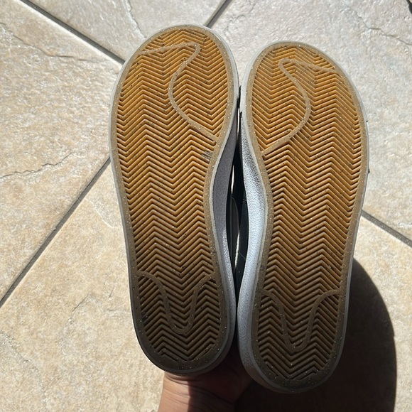 Nike - Picture 6 of 7